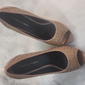 Donald J Pliner high heels